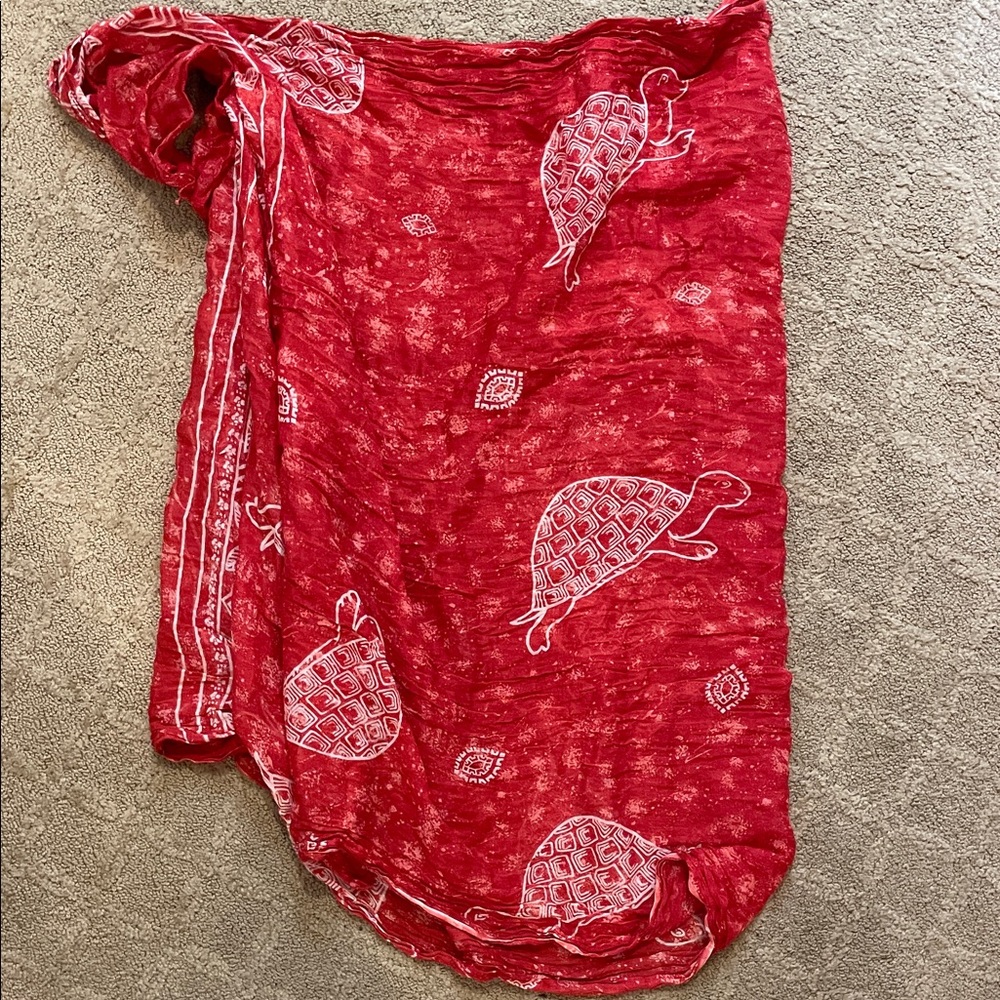 Red Turtle Print Women's Swim Sarong